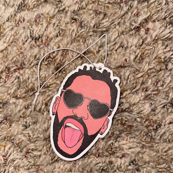 Bad bunny car air freshener PR merch ♥️ - Picture 4 of 6